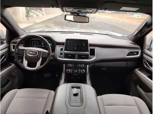 Car image 24