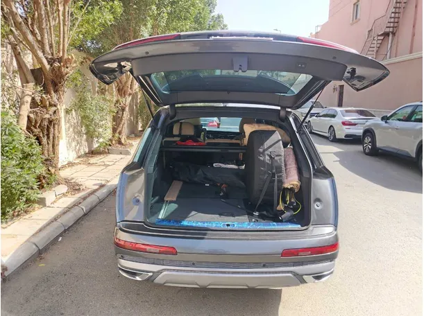 Car image 26