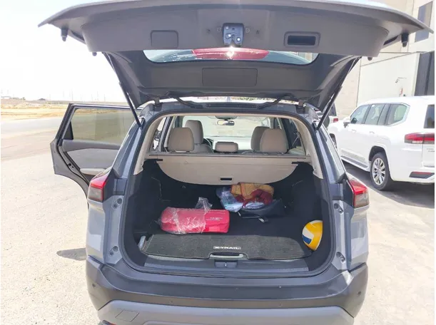 Car image 27