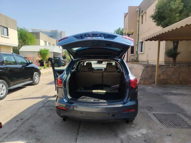Car image 23