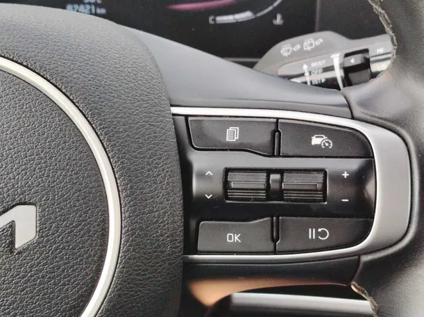 Car image 27