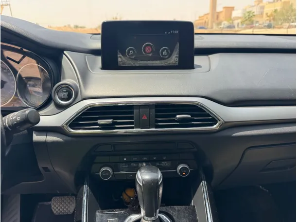 Car image 16
