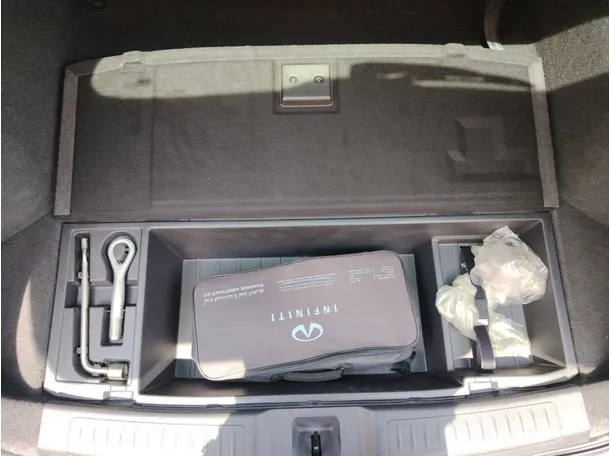 Car image 35