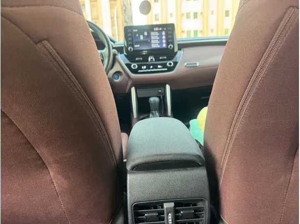 Car image 20