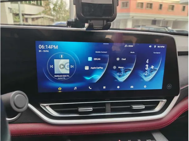Car image 25