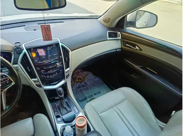 Car image 19