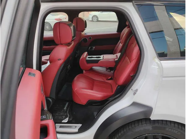 Car image 15