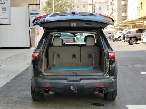 Car image 25