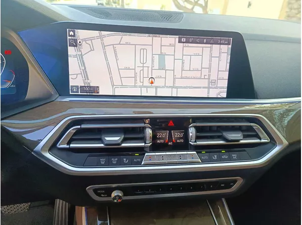 Car image 24