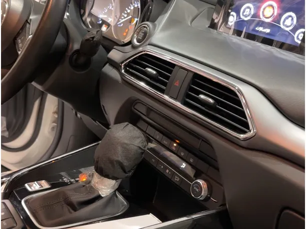 Car image 8