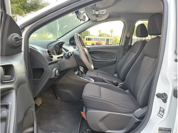 Car image 12