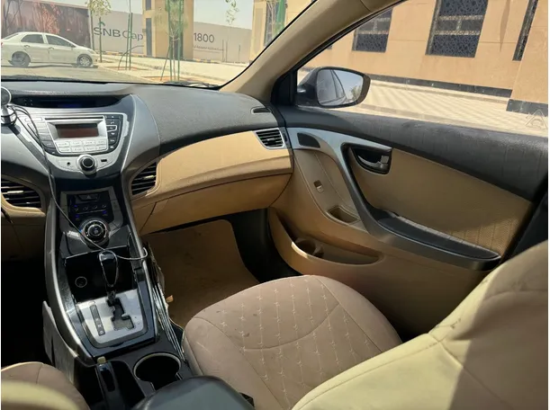Car image 18