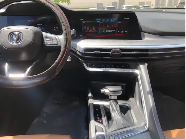 Car image 16