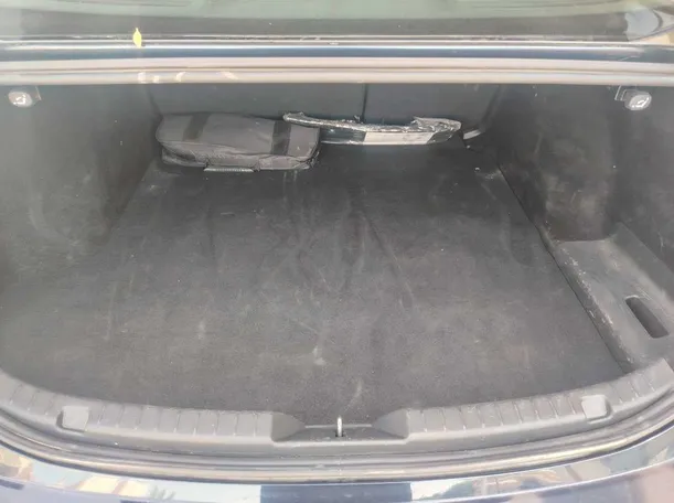 Car image 26