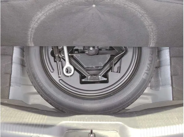 Car image 33