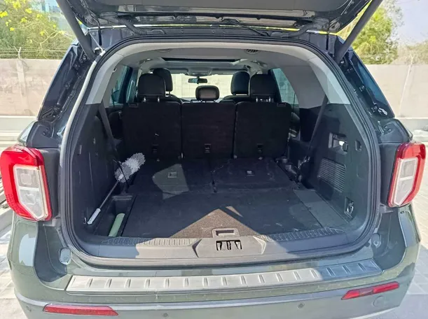 Car image 28