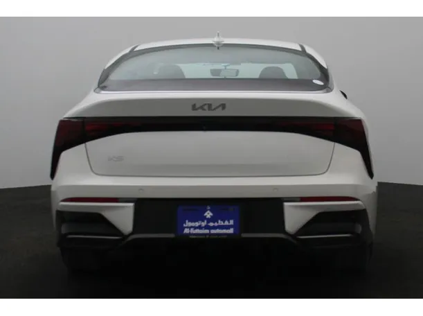 Car image 12