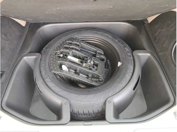 Car image 37