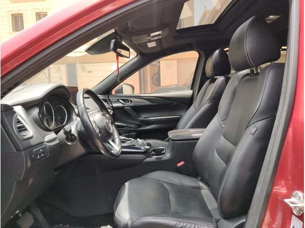 Car image 13