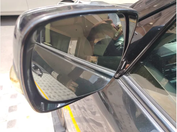 Car image 40
