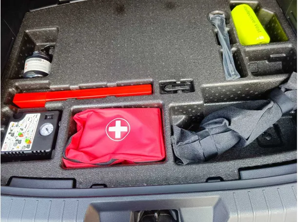 Car image 36