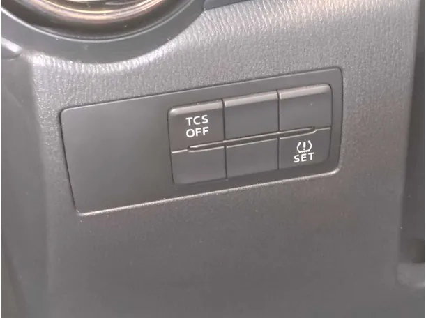 Car image 30