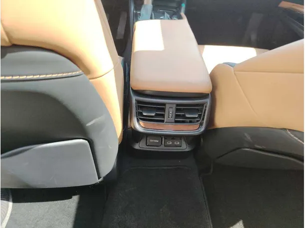 Car image 39