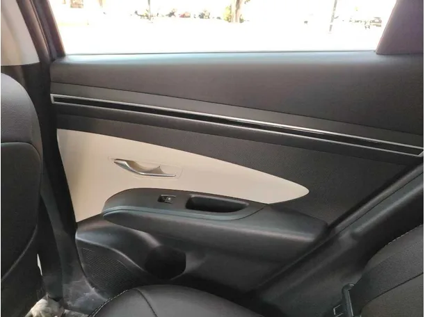 Car image 38