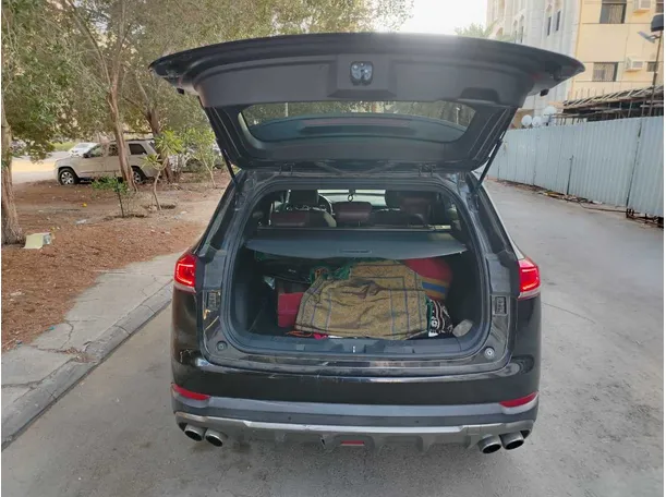 Car image 26