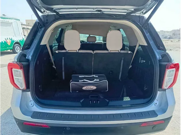 Car image 27