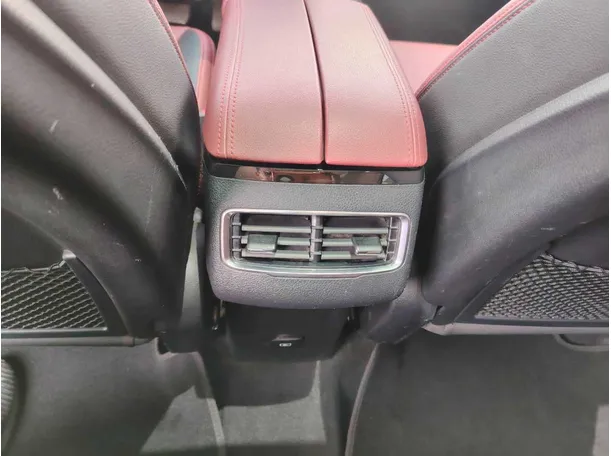 Car image 36