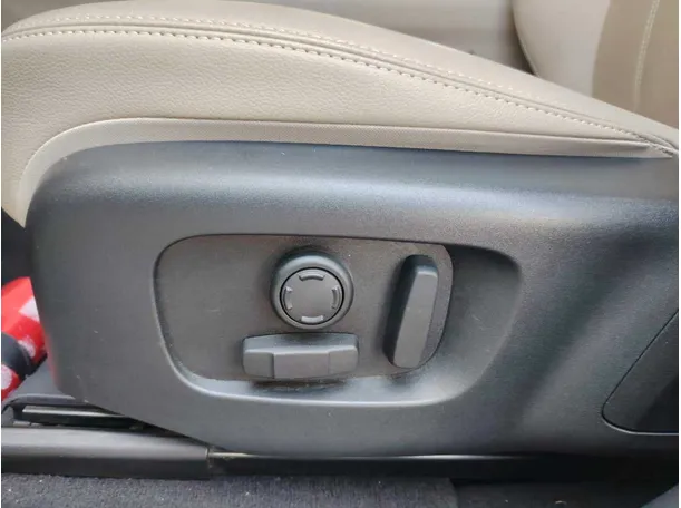 Car image 45