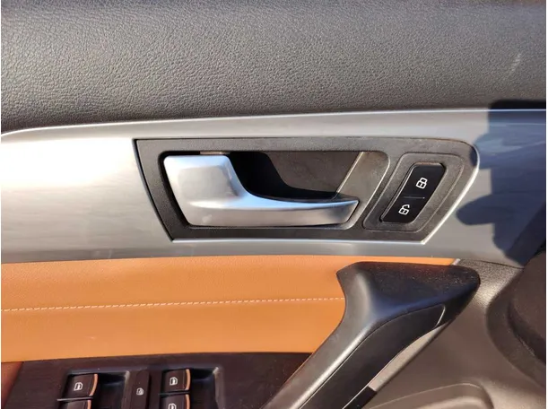 Car image 34