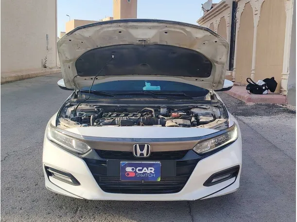 Car image 30