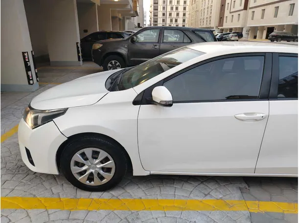 Car image 9
