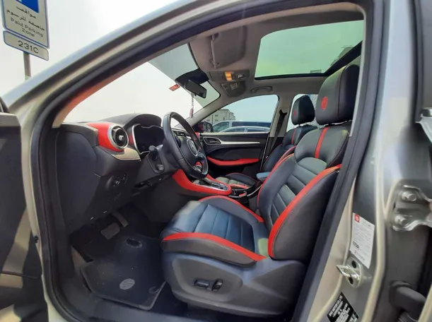 Car image 12