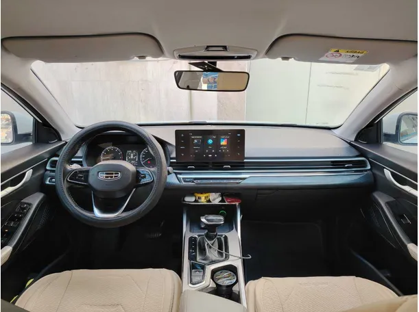Car image 16