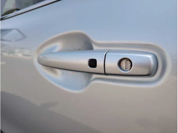 Car image 34