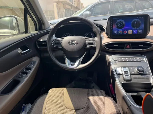 Car image 18