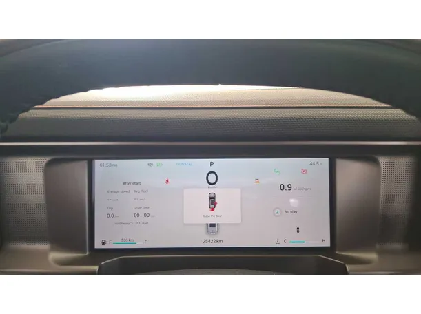 Car image 19