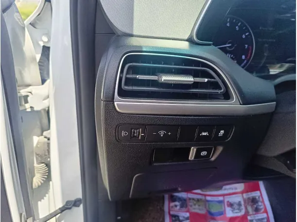 Car image 33