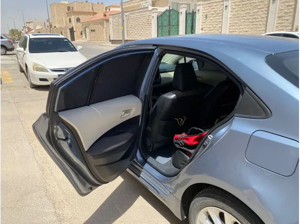 Car image 12
