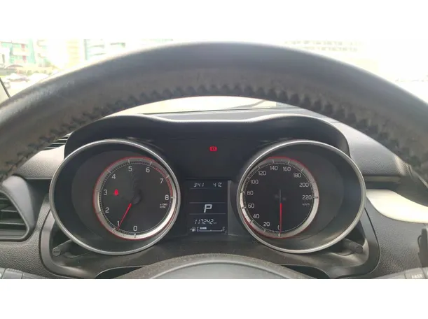 Car image 19