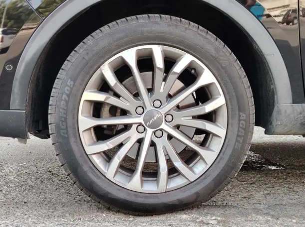 Car image 10