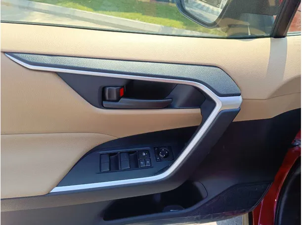 Car image 32