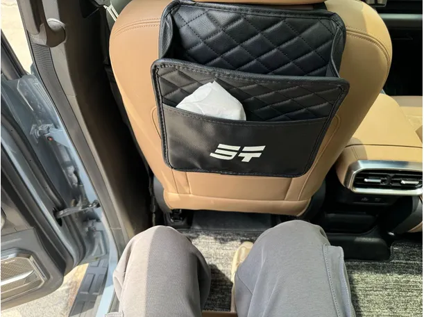 Car image 27