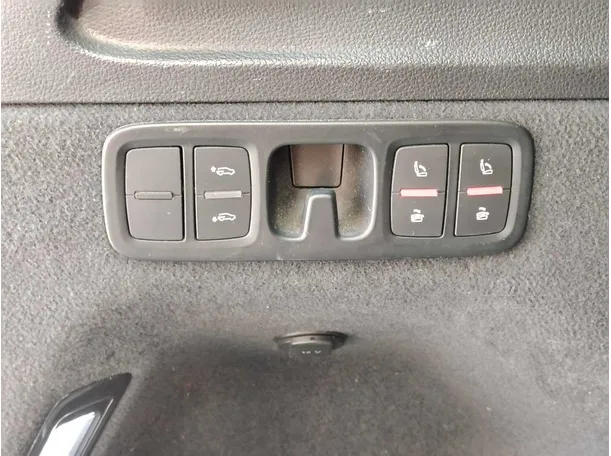 Car image 35