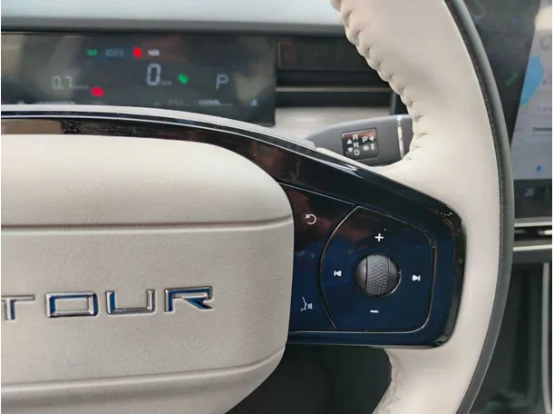 Car image 28