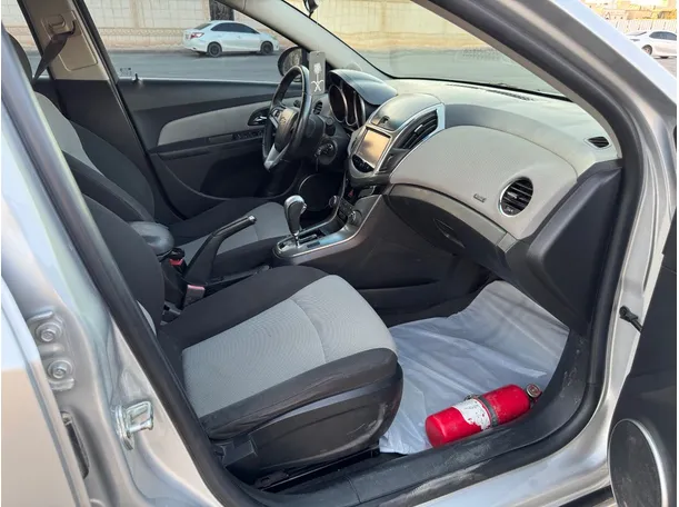Car image 15
