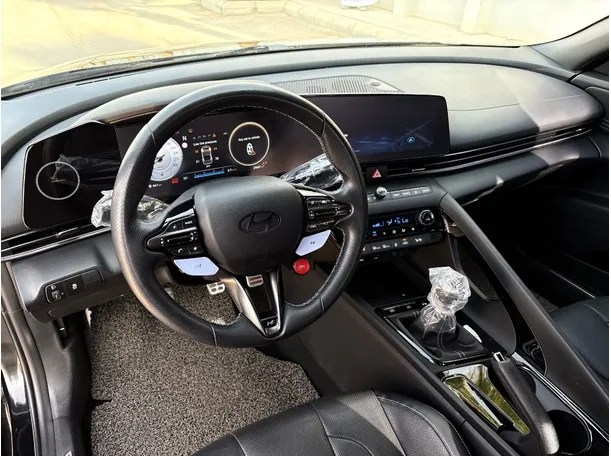 Car image 11